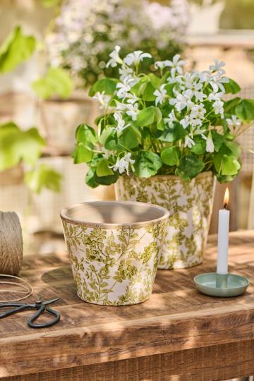 Flower pot green flowers 13 cm